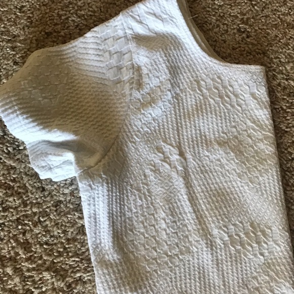 White Crop Top - Picture 3 of 4